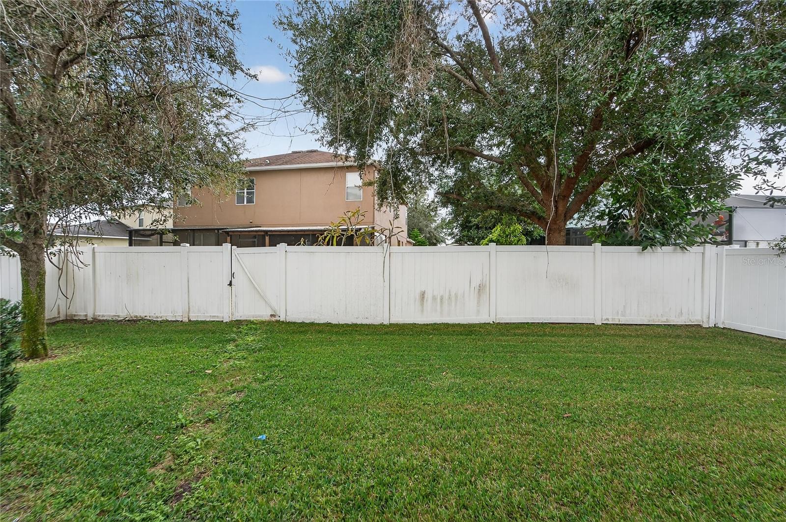 CROSBY CROSSINGS - Residential Lease