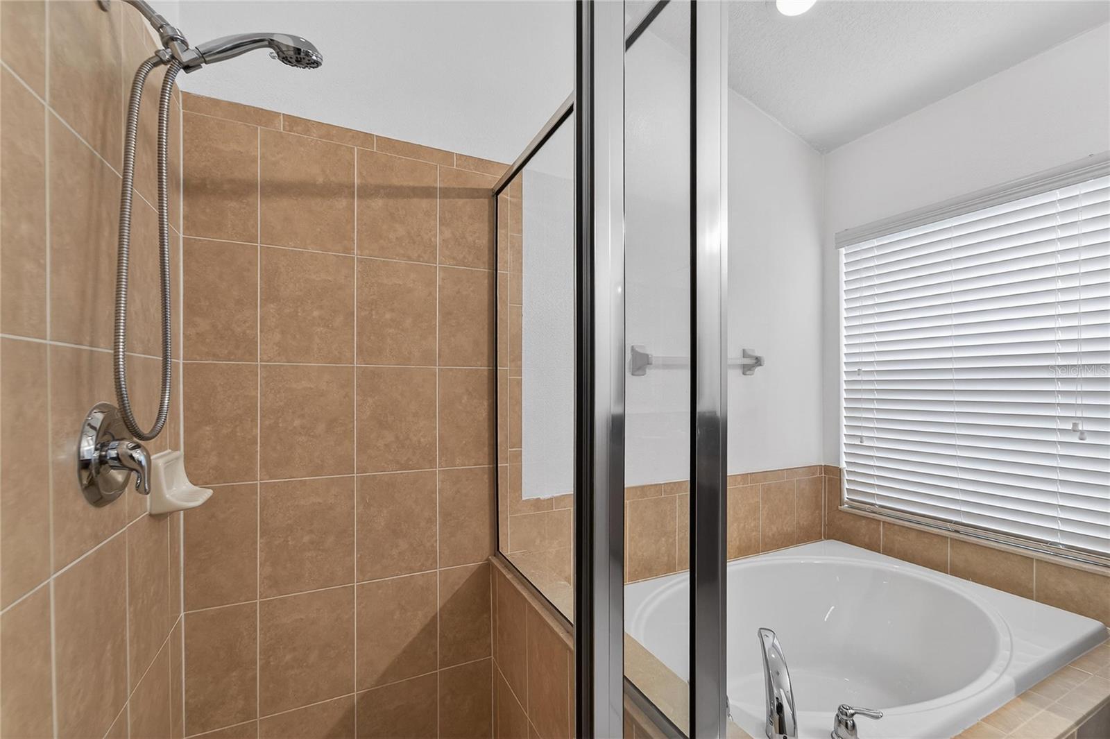 CROSBY CROSSINGS - Residential Lease