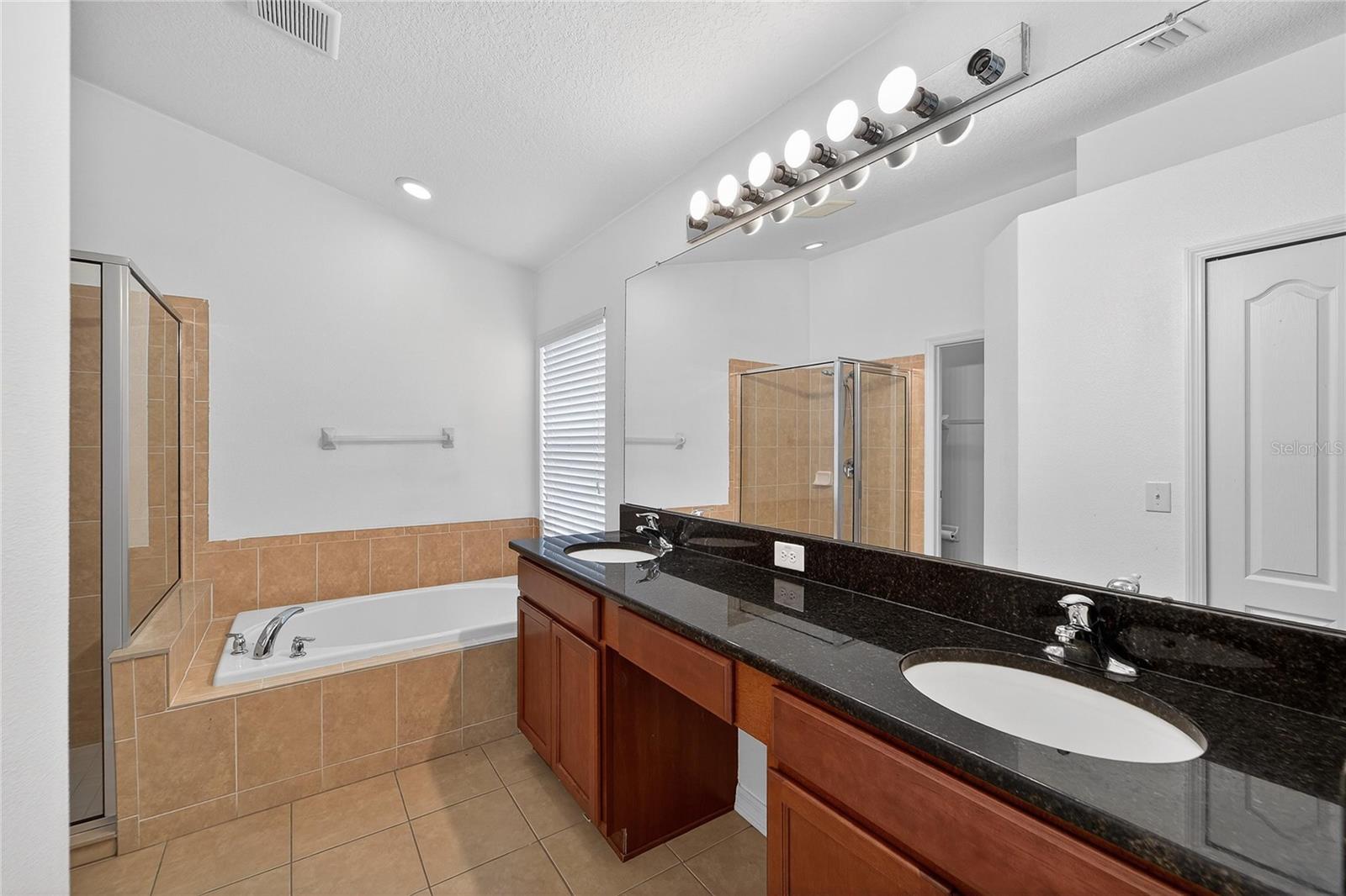 CROSBY CROSSINGS - Residential Lease