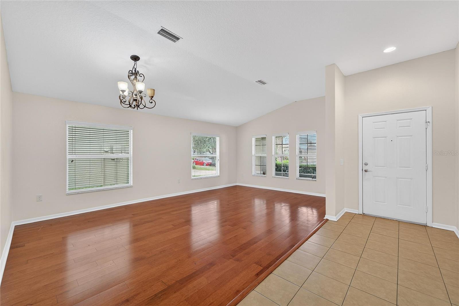 CROSBY CROSSINGS - Residential Lease