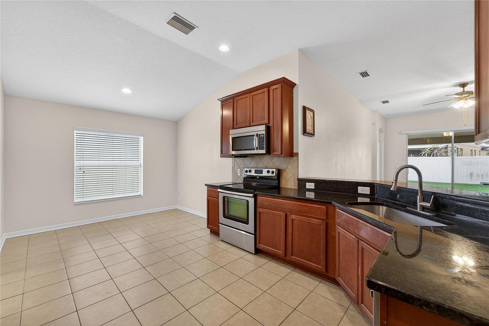 CROSBY CROSSINGS - Residential Lease