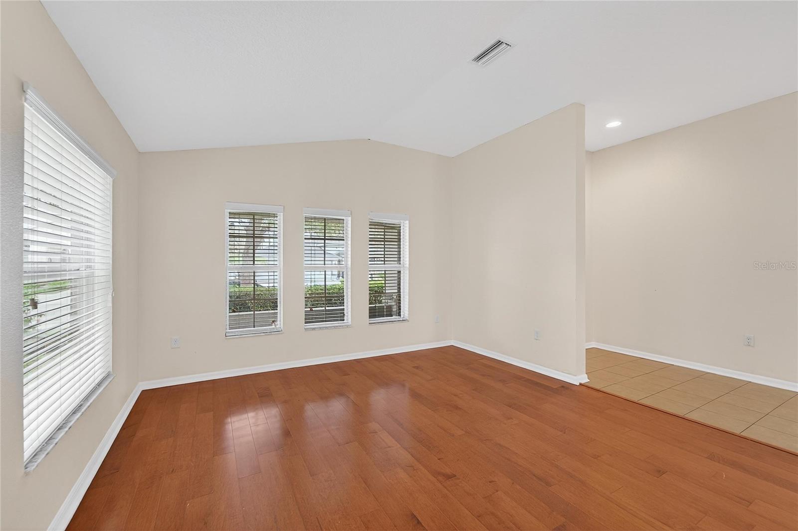 CROSBY CROSSINGS - Residential Lease