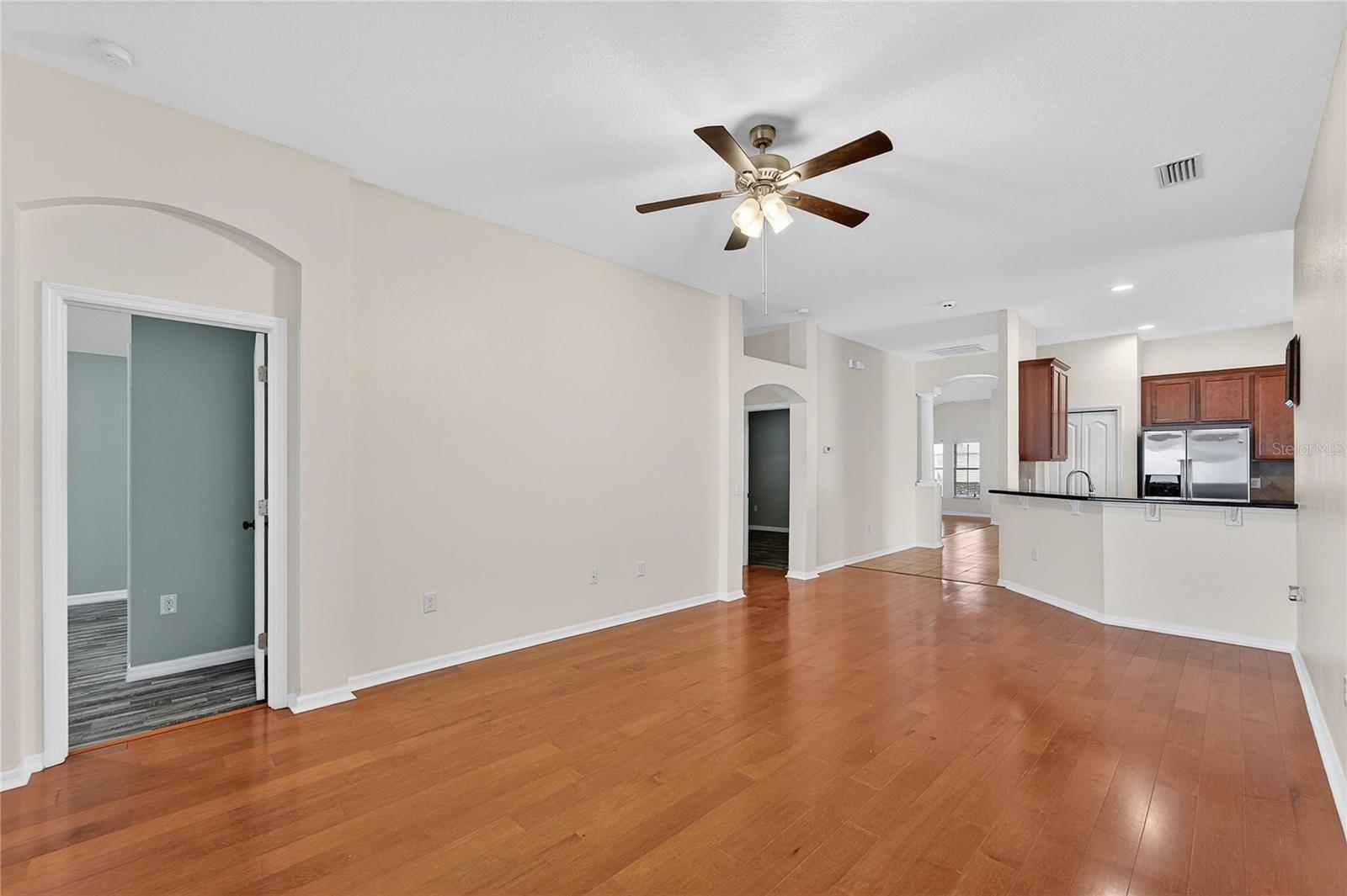 CROSBY CROSSINGS - Residential Lease