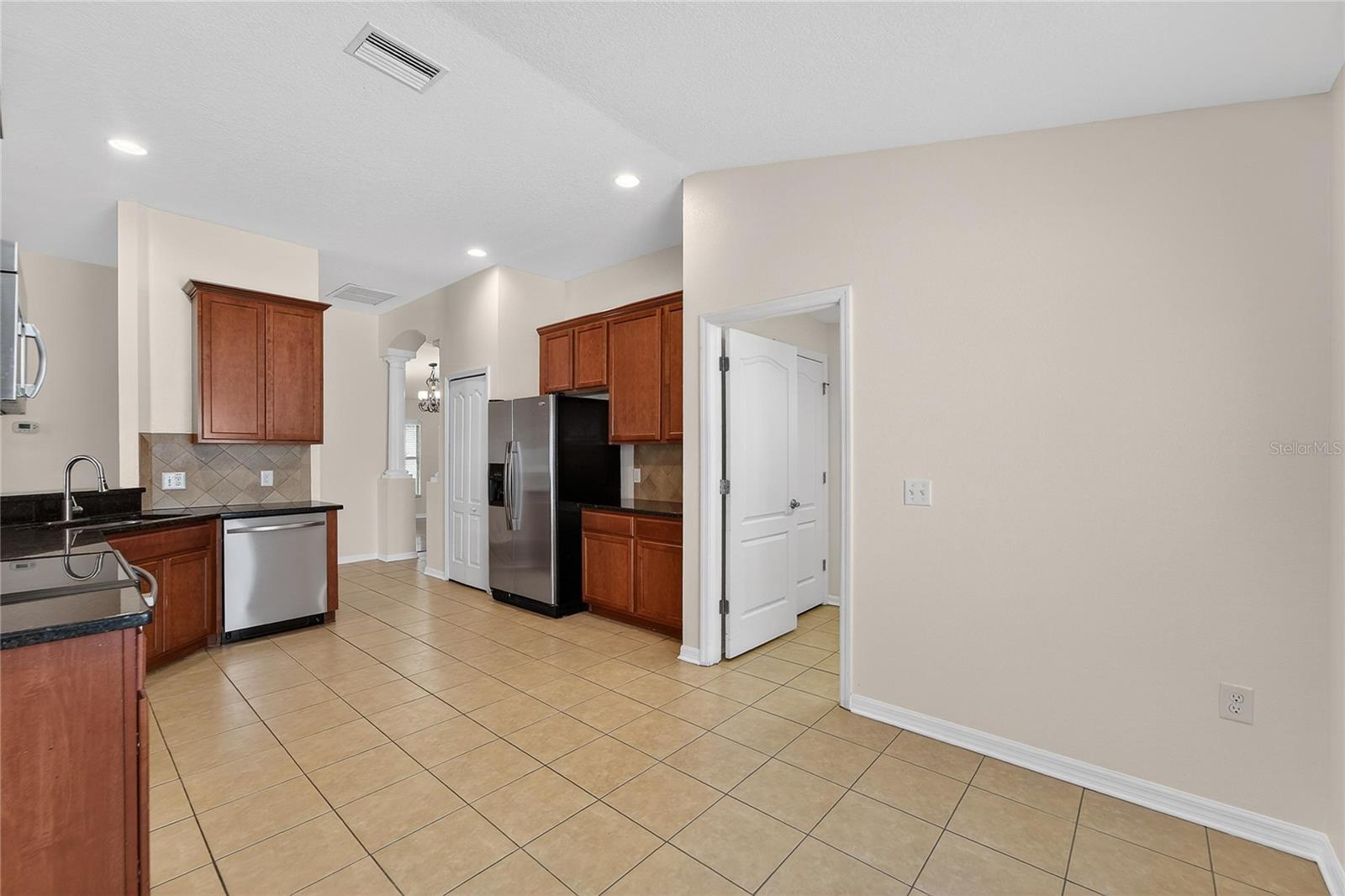 CROSBY CROSSINGS - Residential Lease