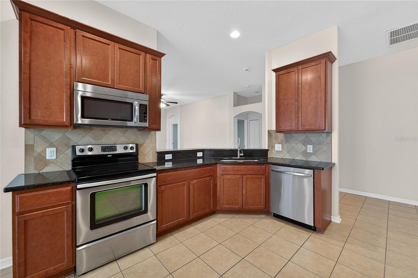 CROSBY CROSSINGS - Residential Lease