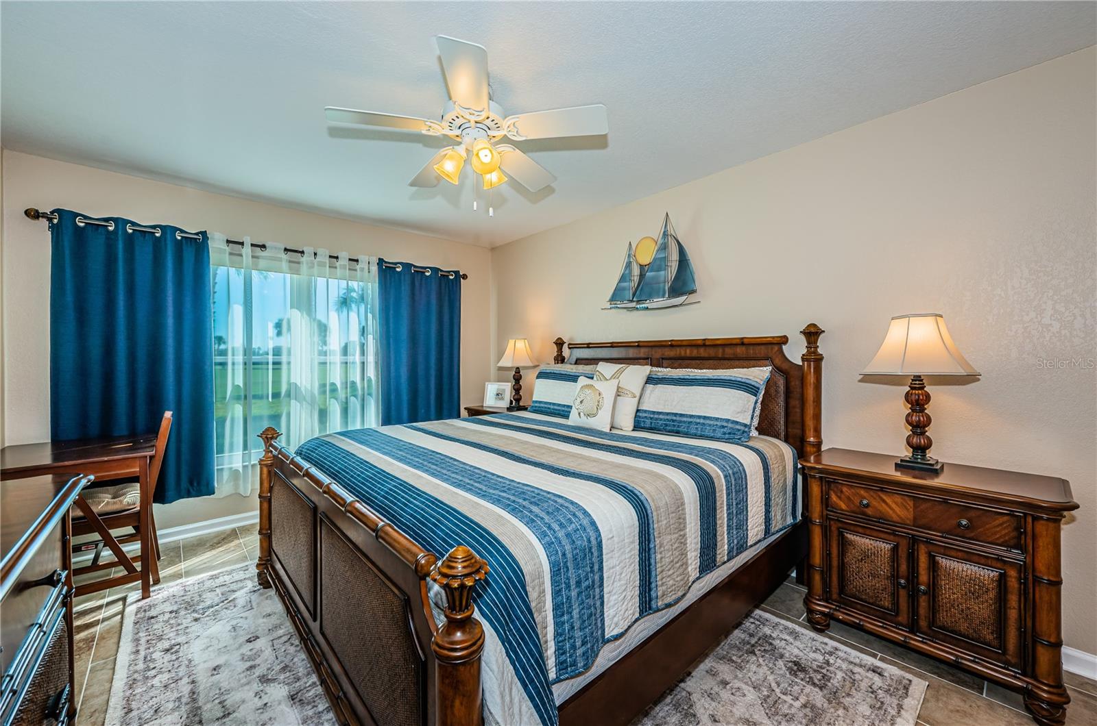 CASA DEL MAR CONDO II - Residential