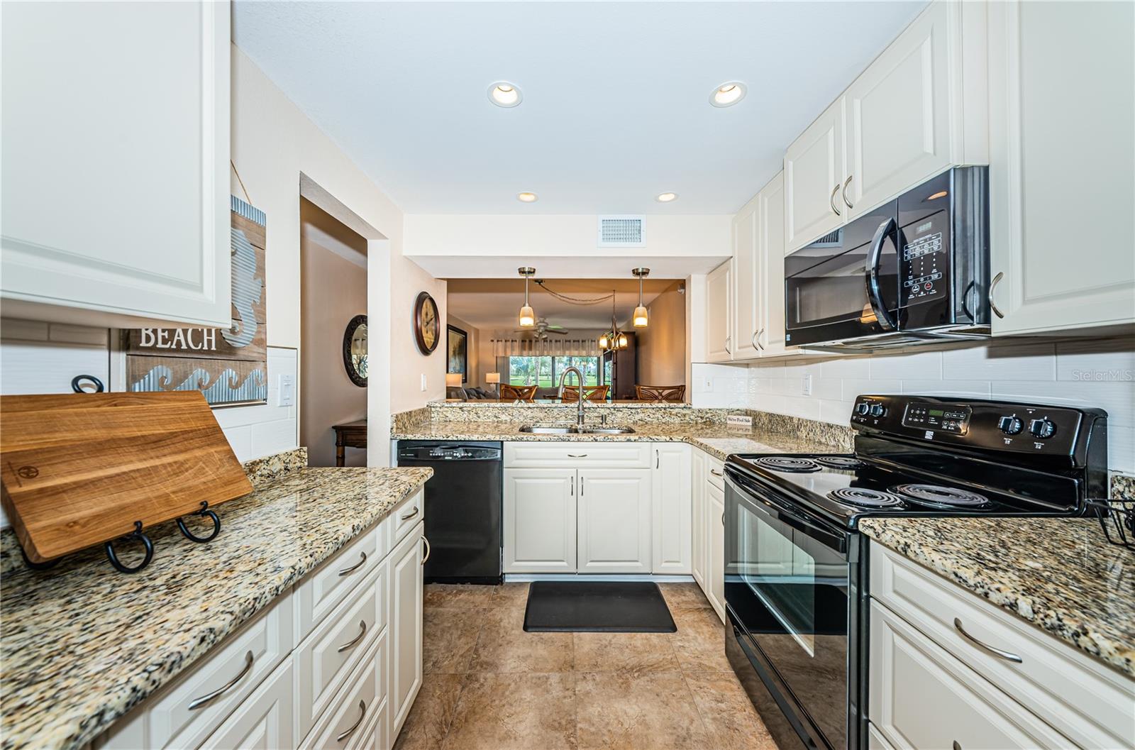 CASA DEL MAR CONDO II - Residential