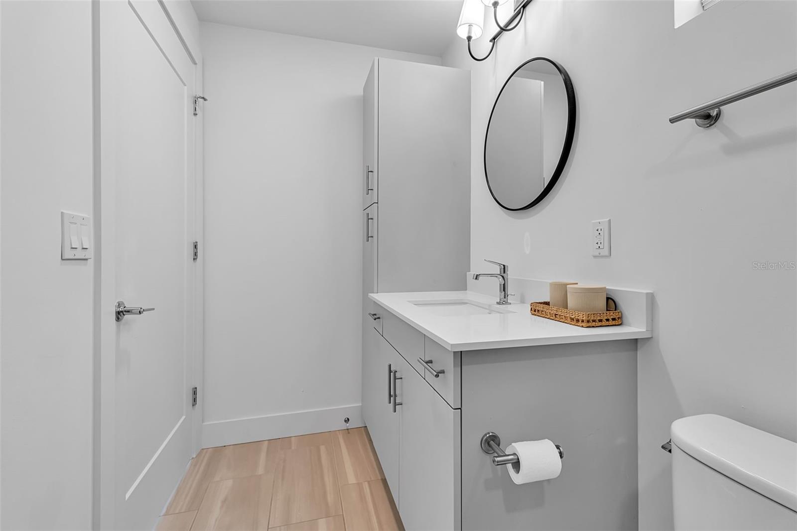 STRAND/SARASOTA - Residential