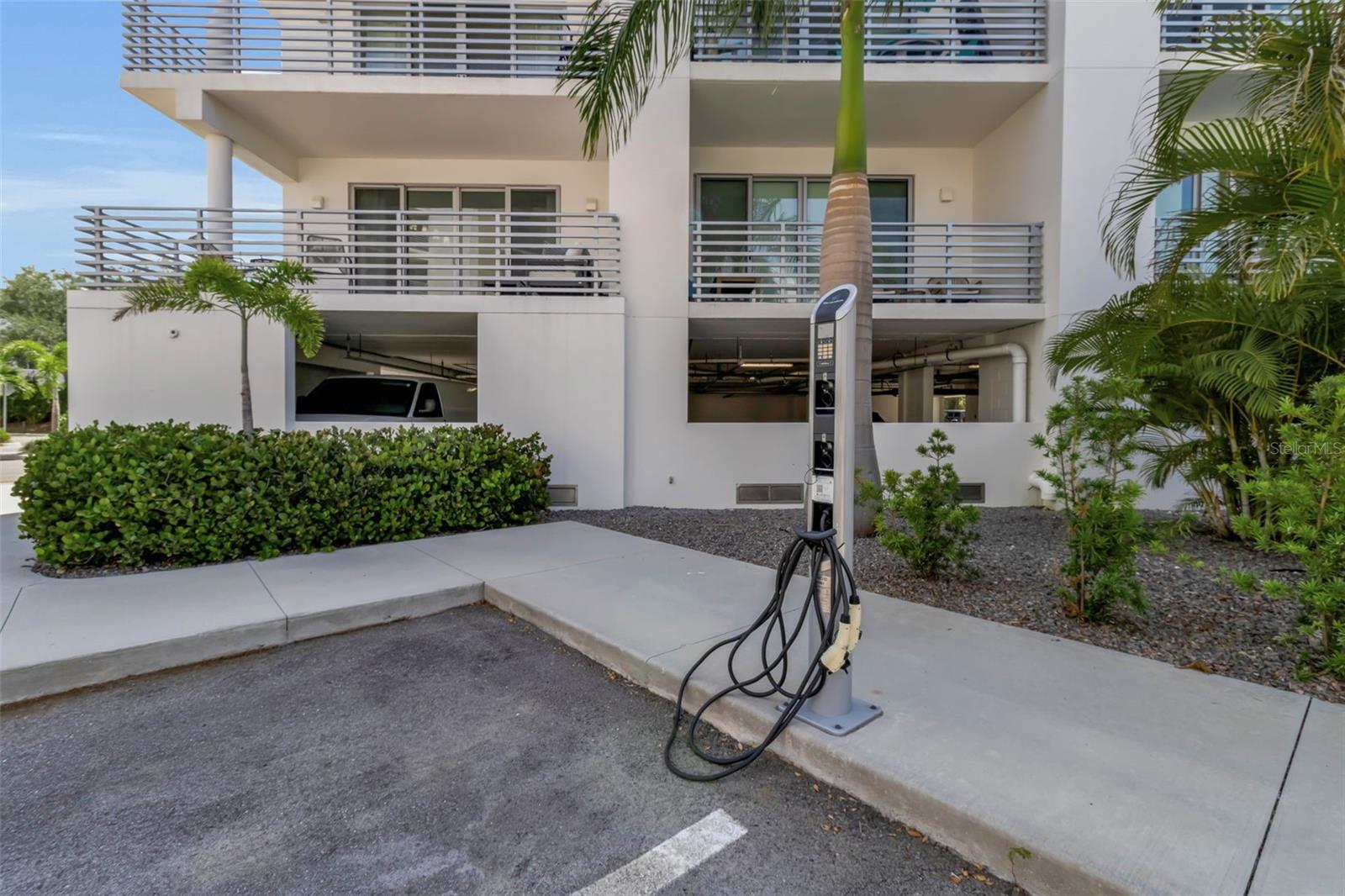 STRAND/SARASOTA - Residential