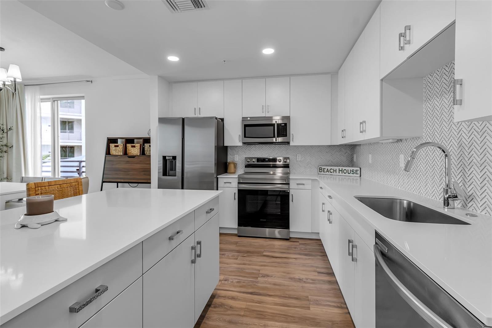 STRAND/SARASOTA - Residential