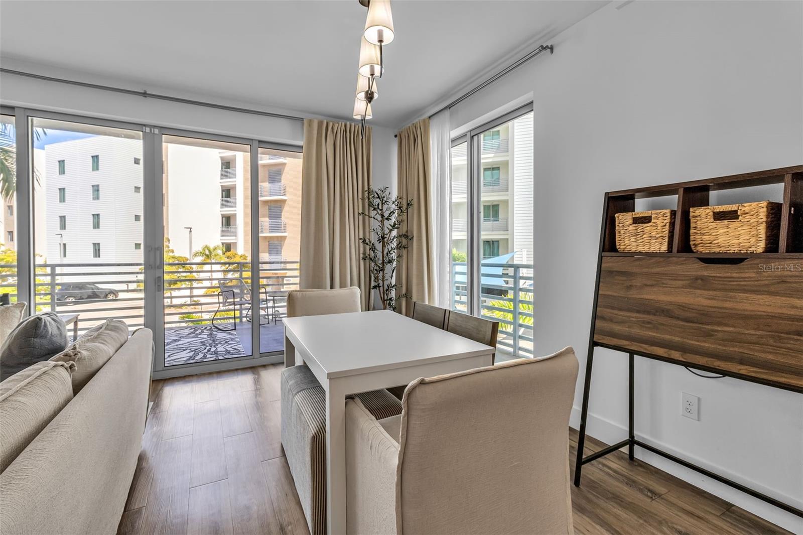 STRAND/SARASOTA - Residential