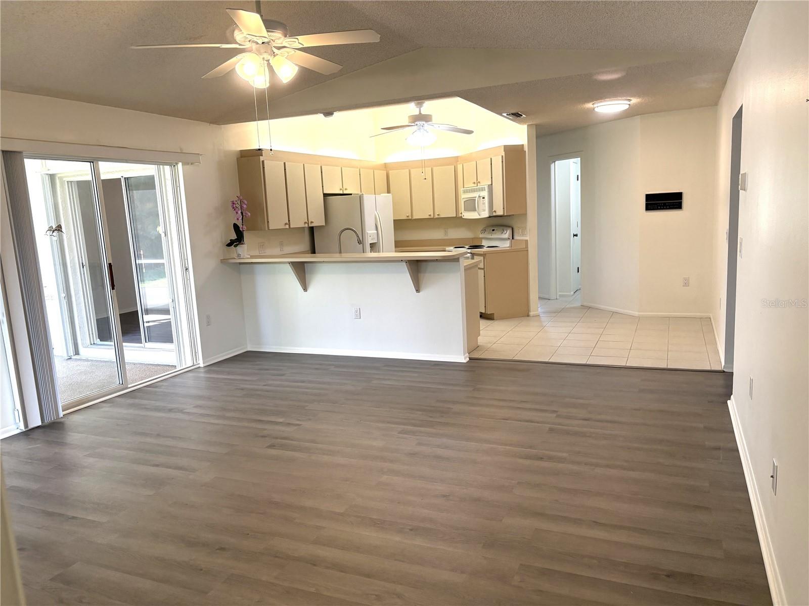 QUAIL LAKE - Residential Lease
