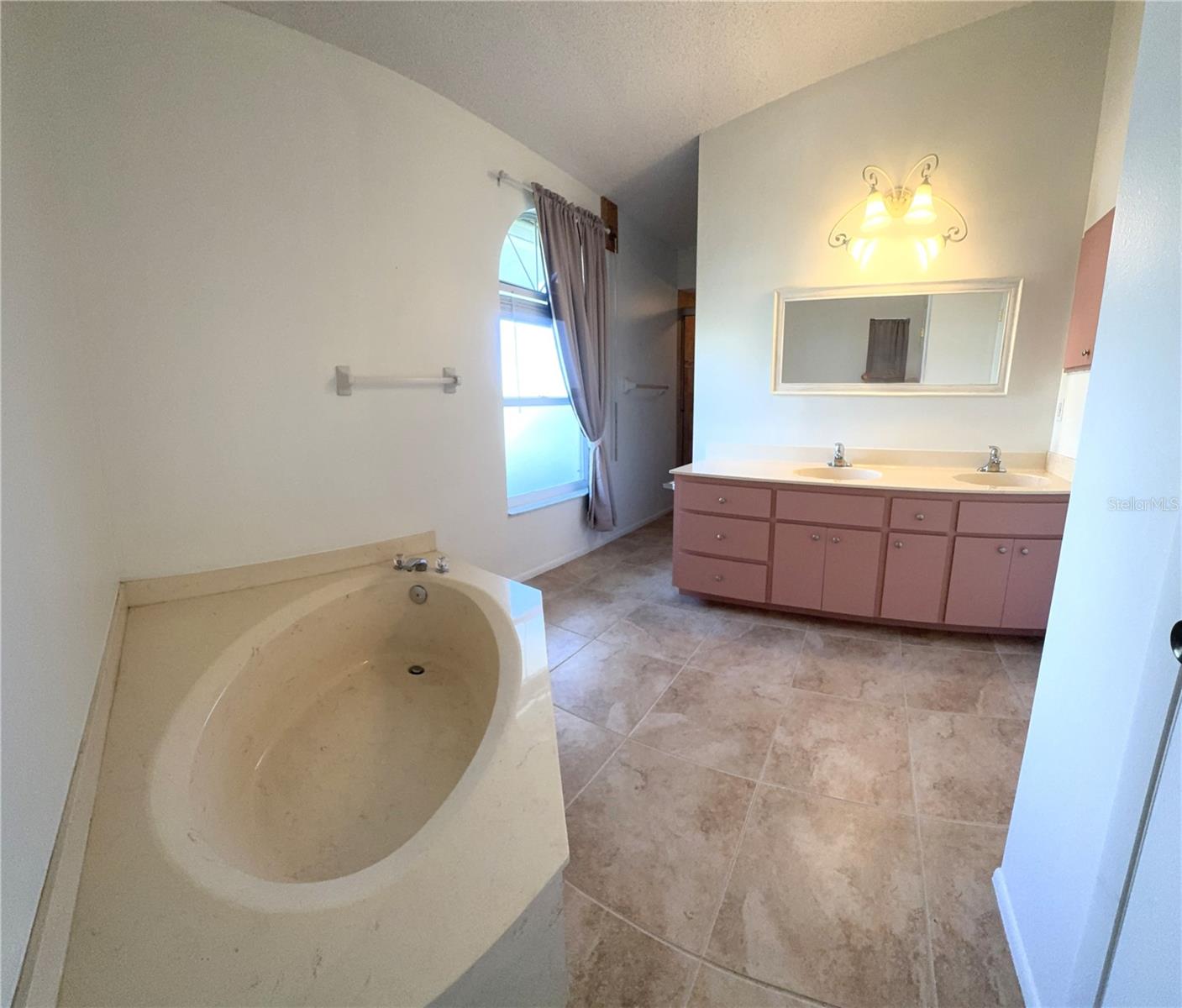 QUAIL LAKE - Residential Lease