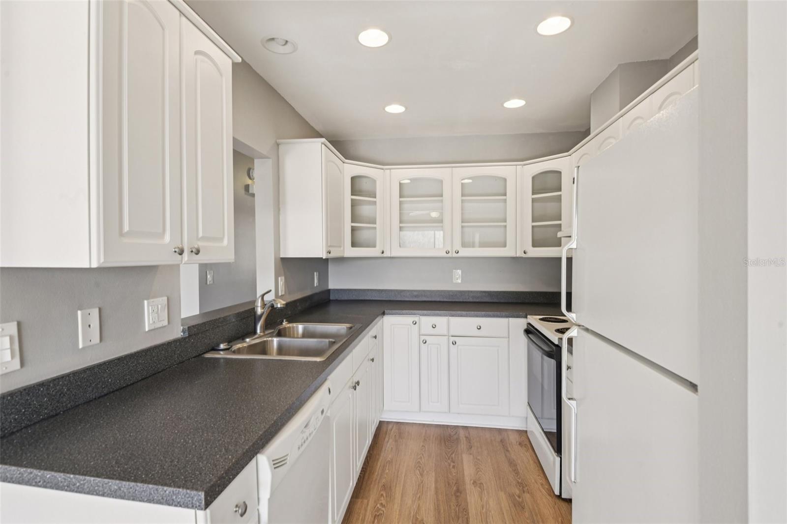 GLOUCESTER G CONDO - Residential