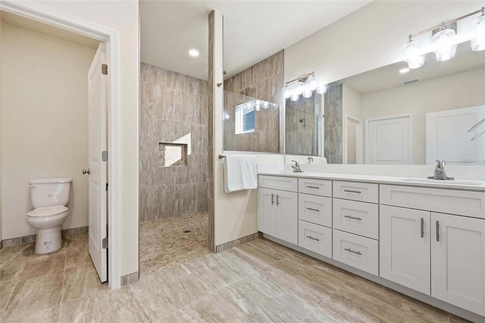 GRAND OAKS - Residential