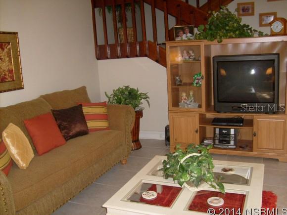 Algernon S Browns - Residential Lease