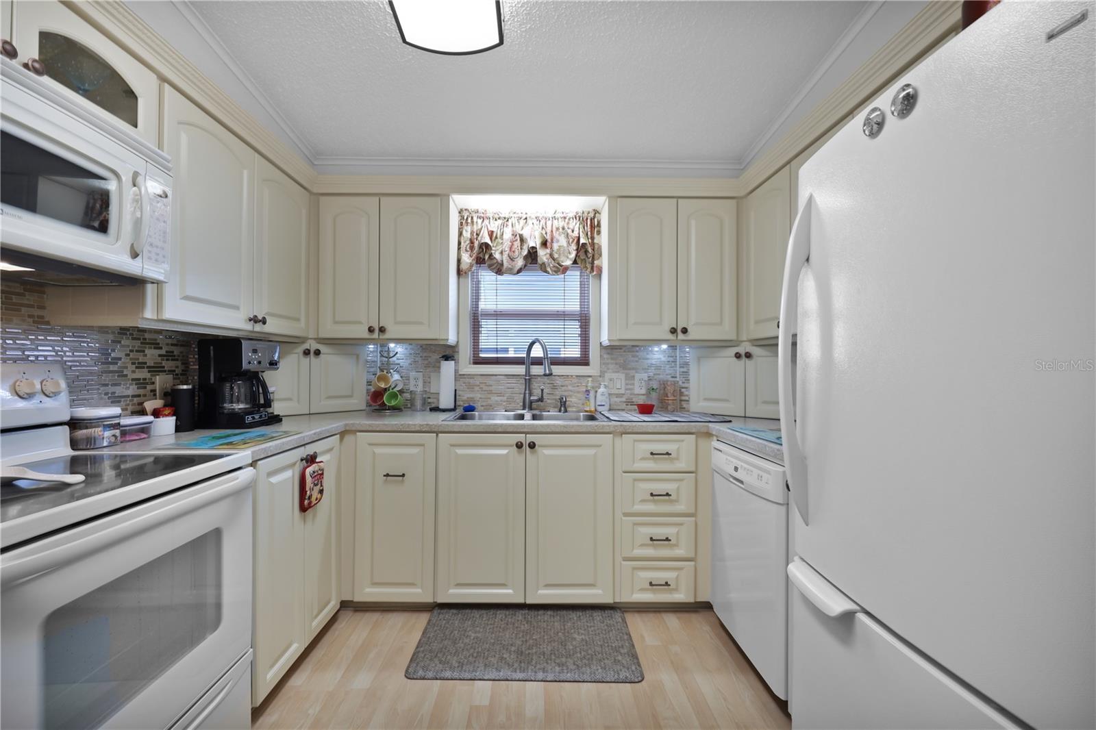 MAPLE LEAF ESTATES - Residential