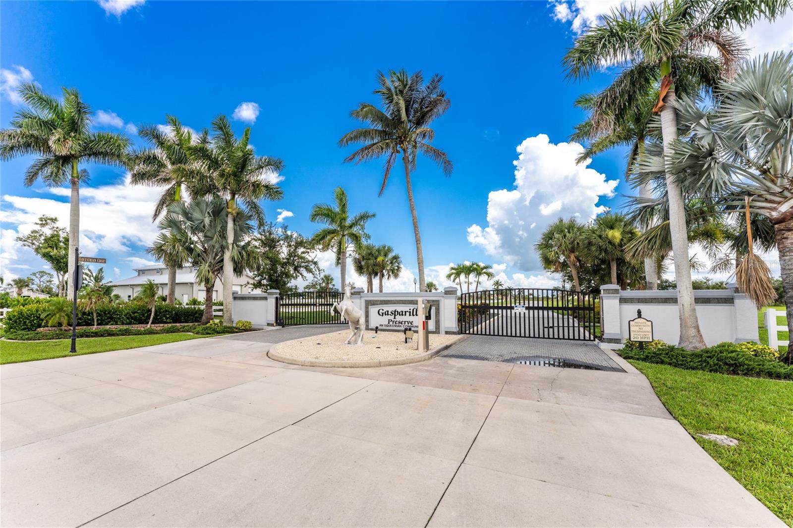 11520 EQUESTRIAN COURT