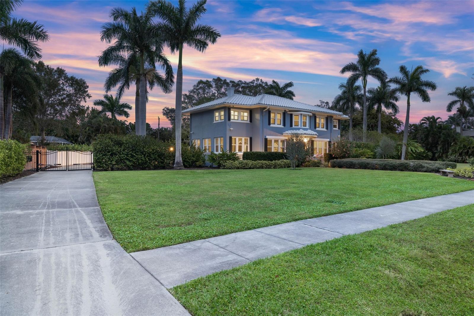 YORK MANOR - Residential