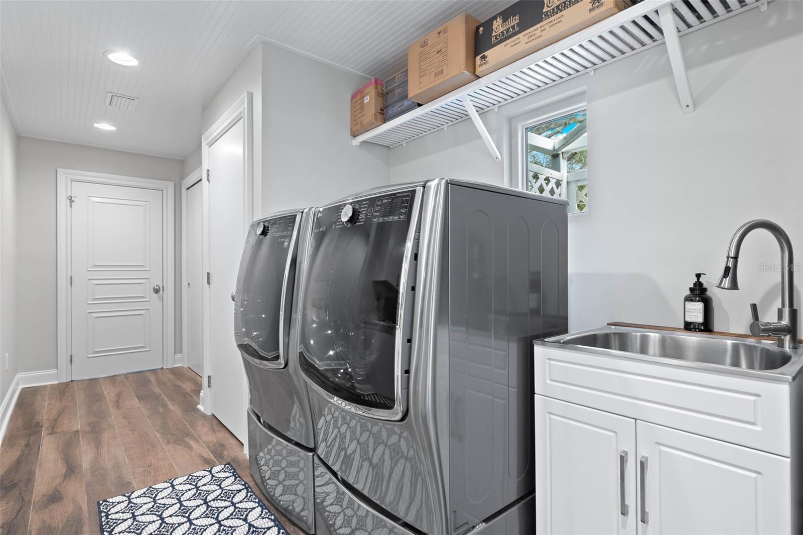 YORK MANOR - Residential