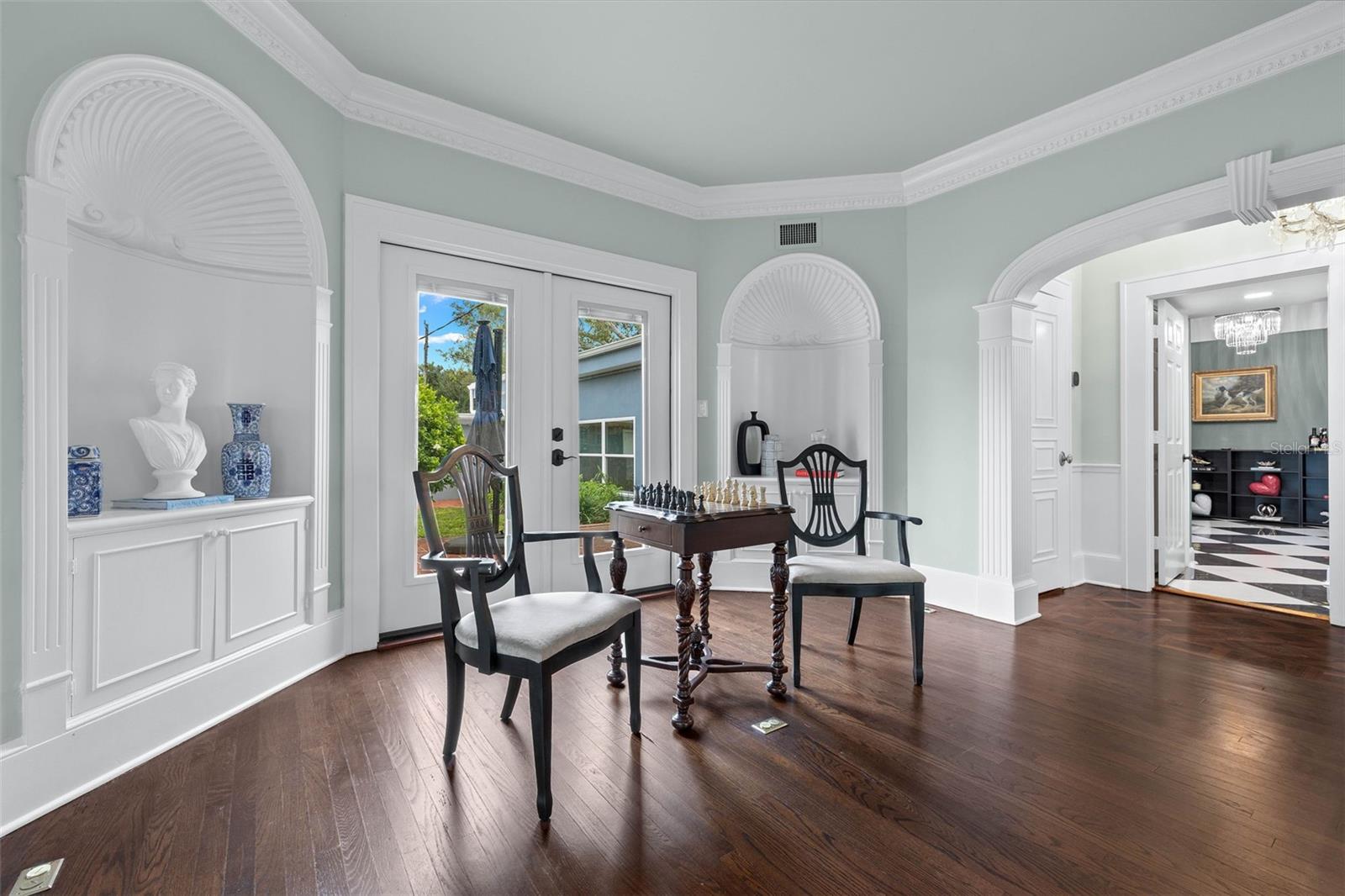 YORK MANOR - Residential