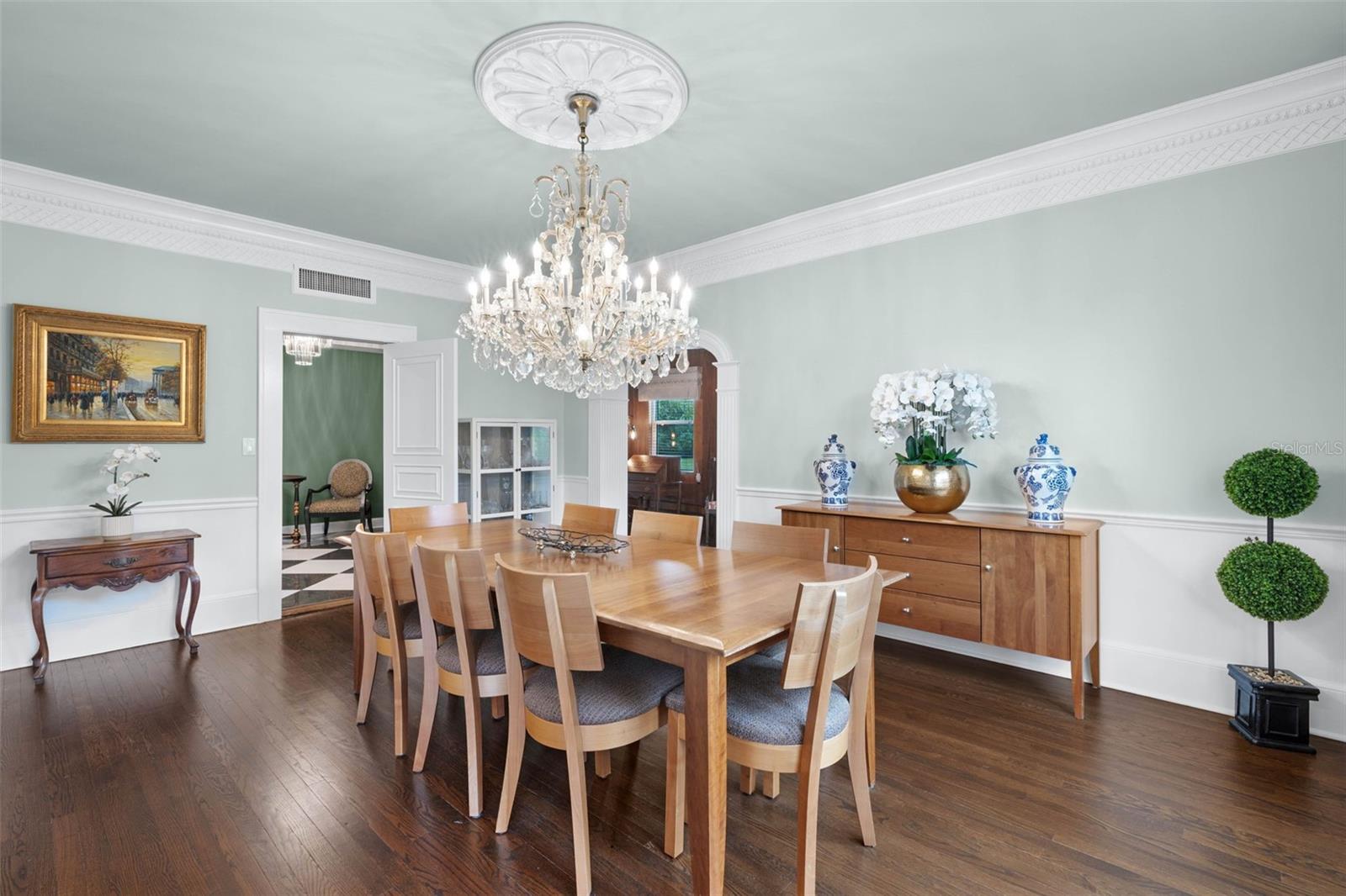 YORK MANOR - Residential