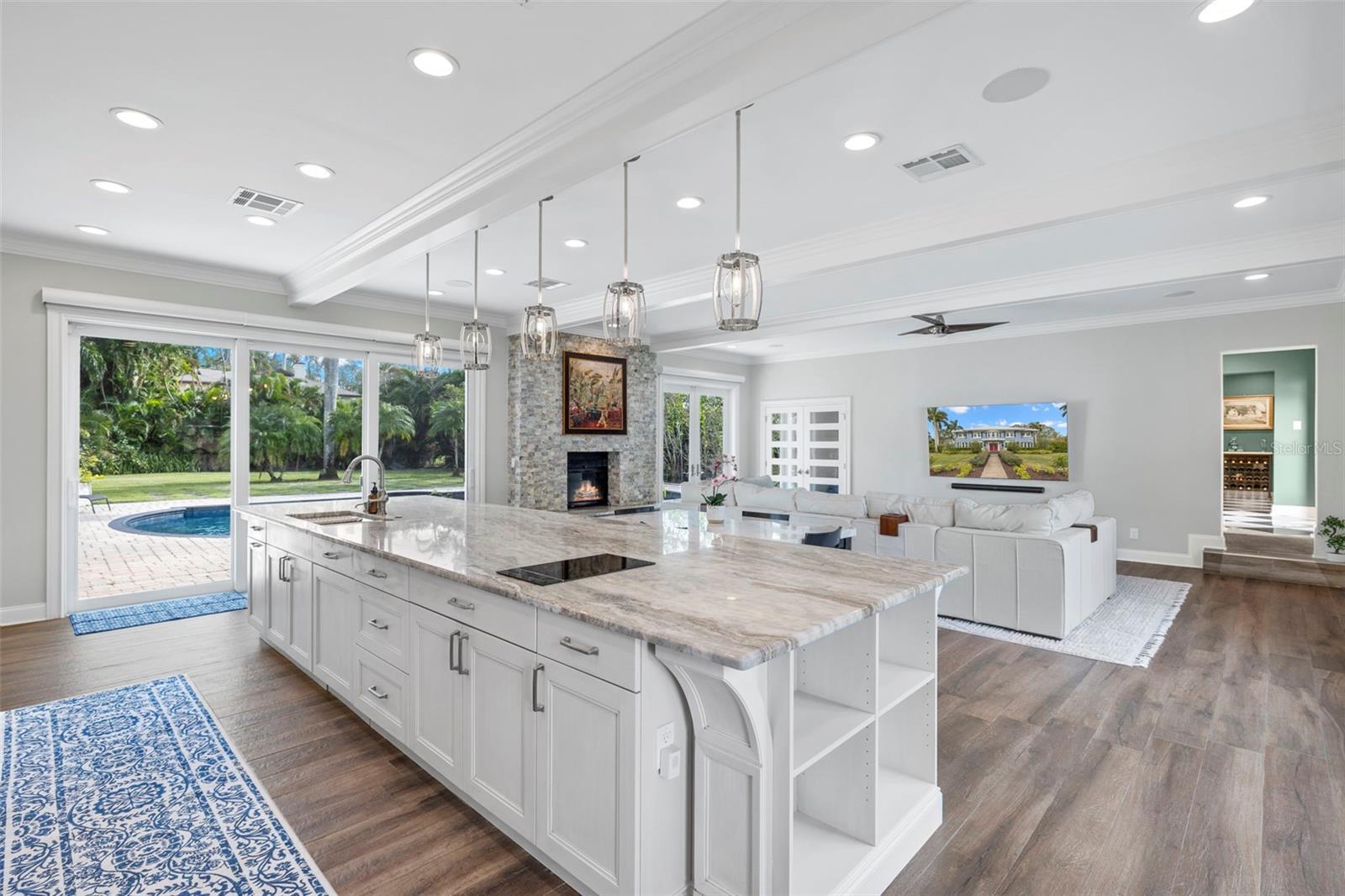 YORK MANOR - Residential