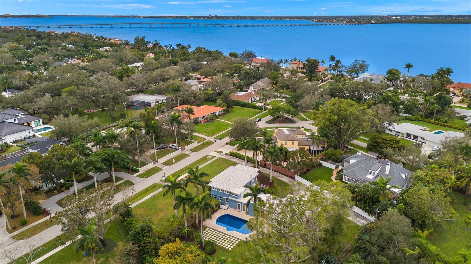 YORK MANOR - Residential