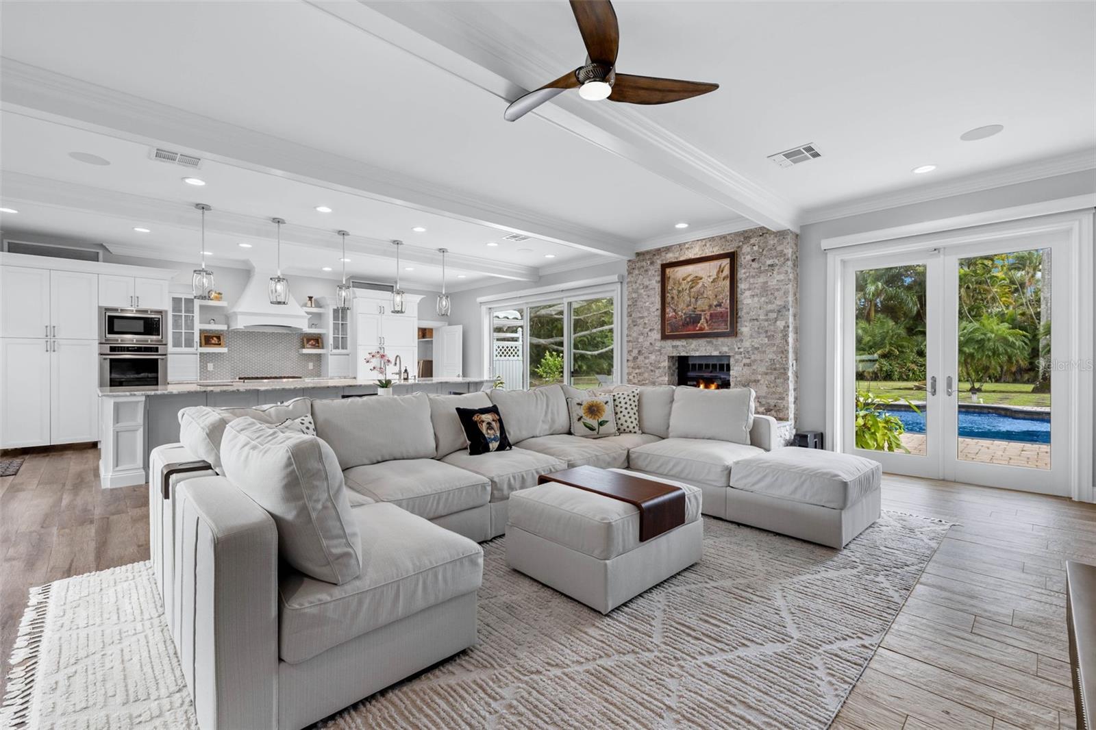 YORK MANOR - Residential