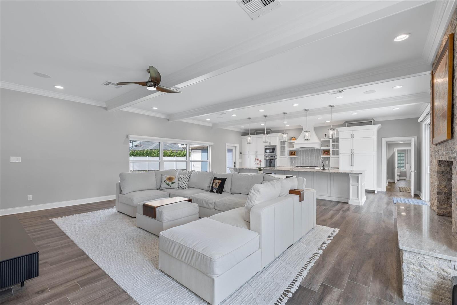 YORK MANOR - Residential