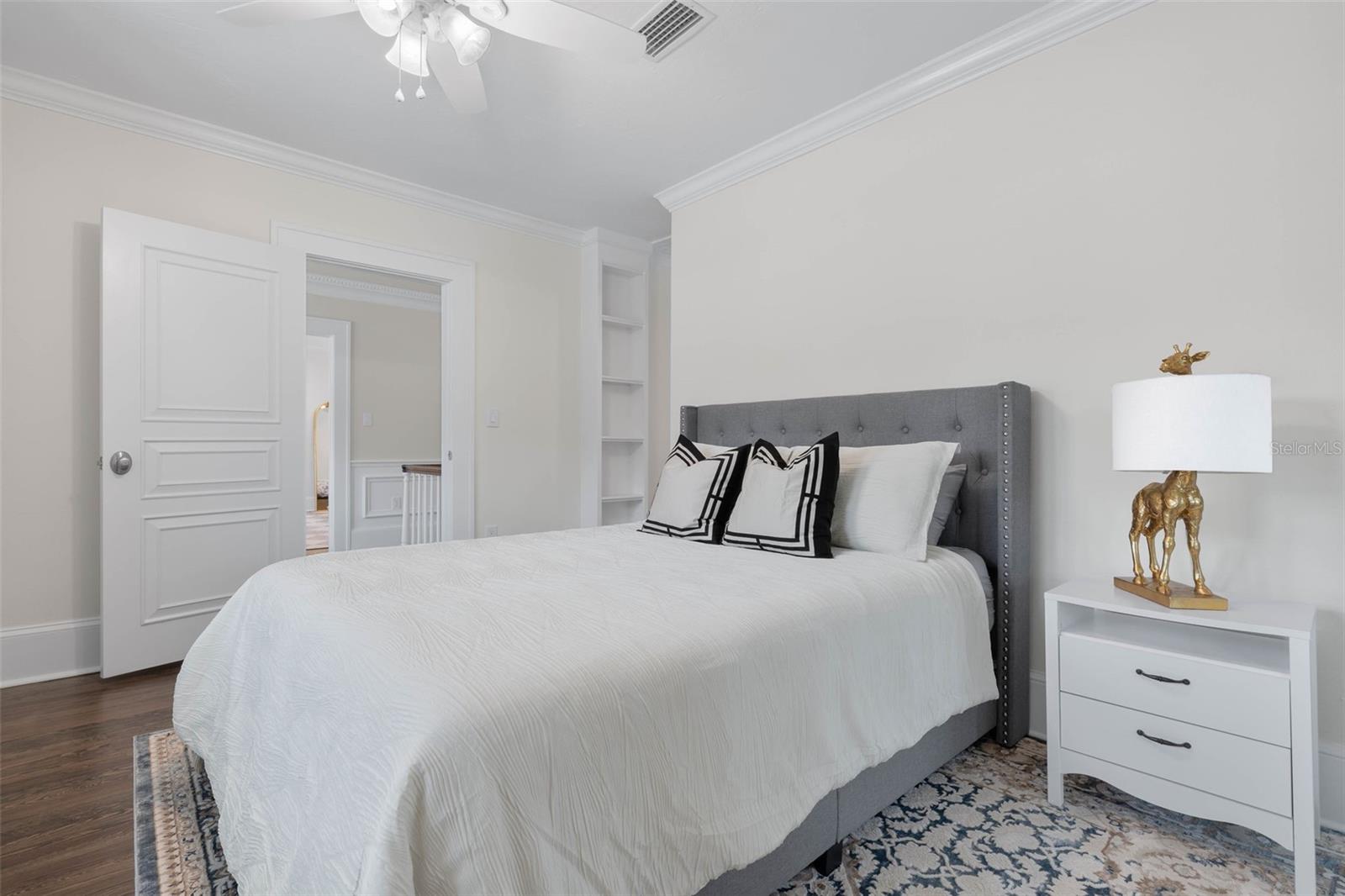 YORK MANOR - Residential