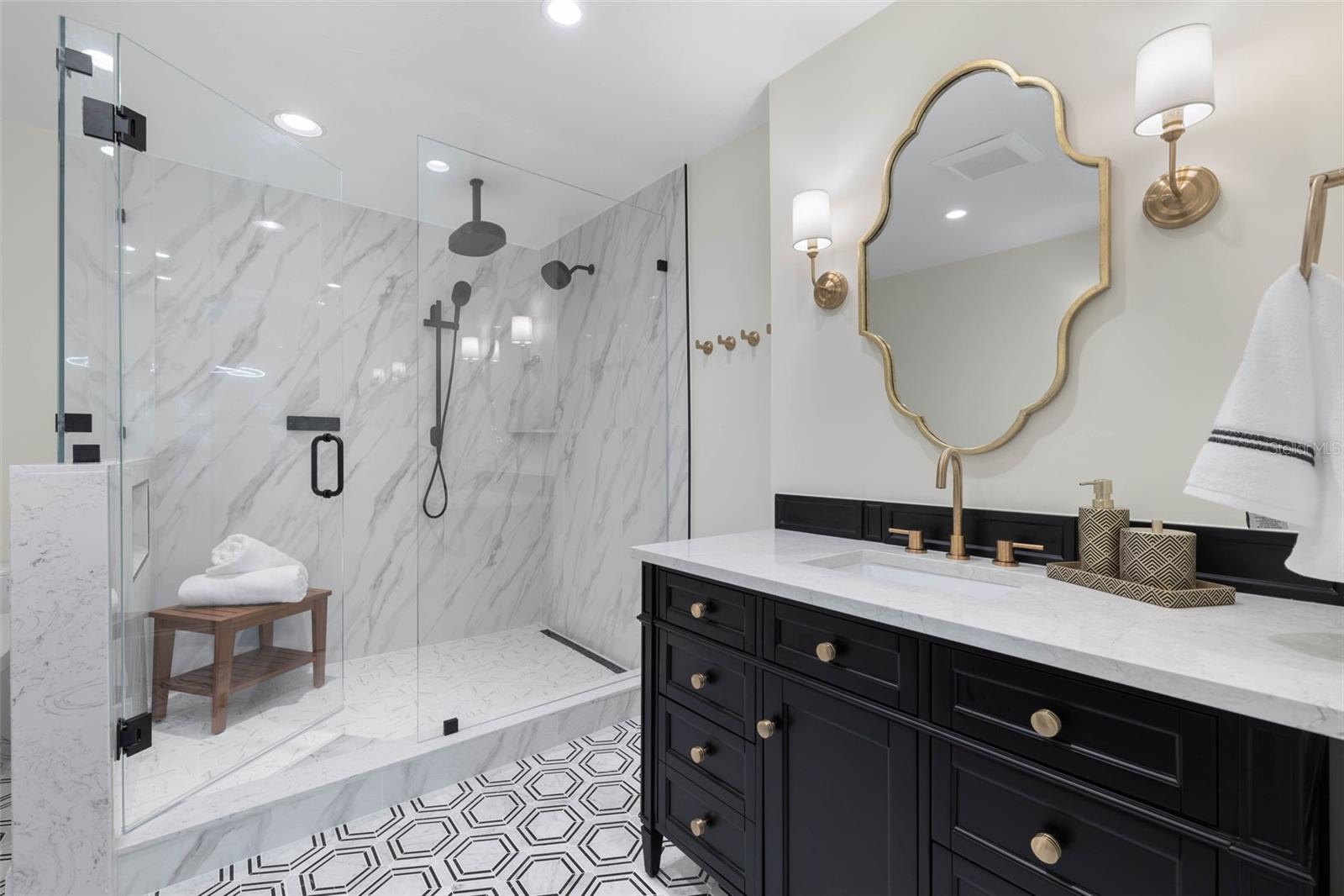 YORK MANOR - Residential