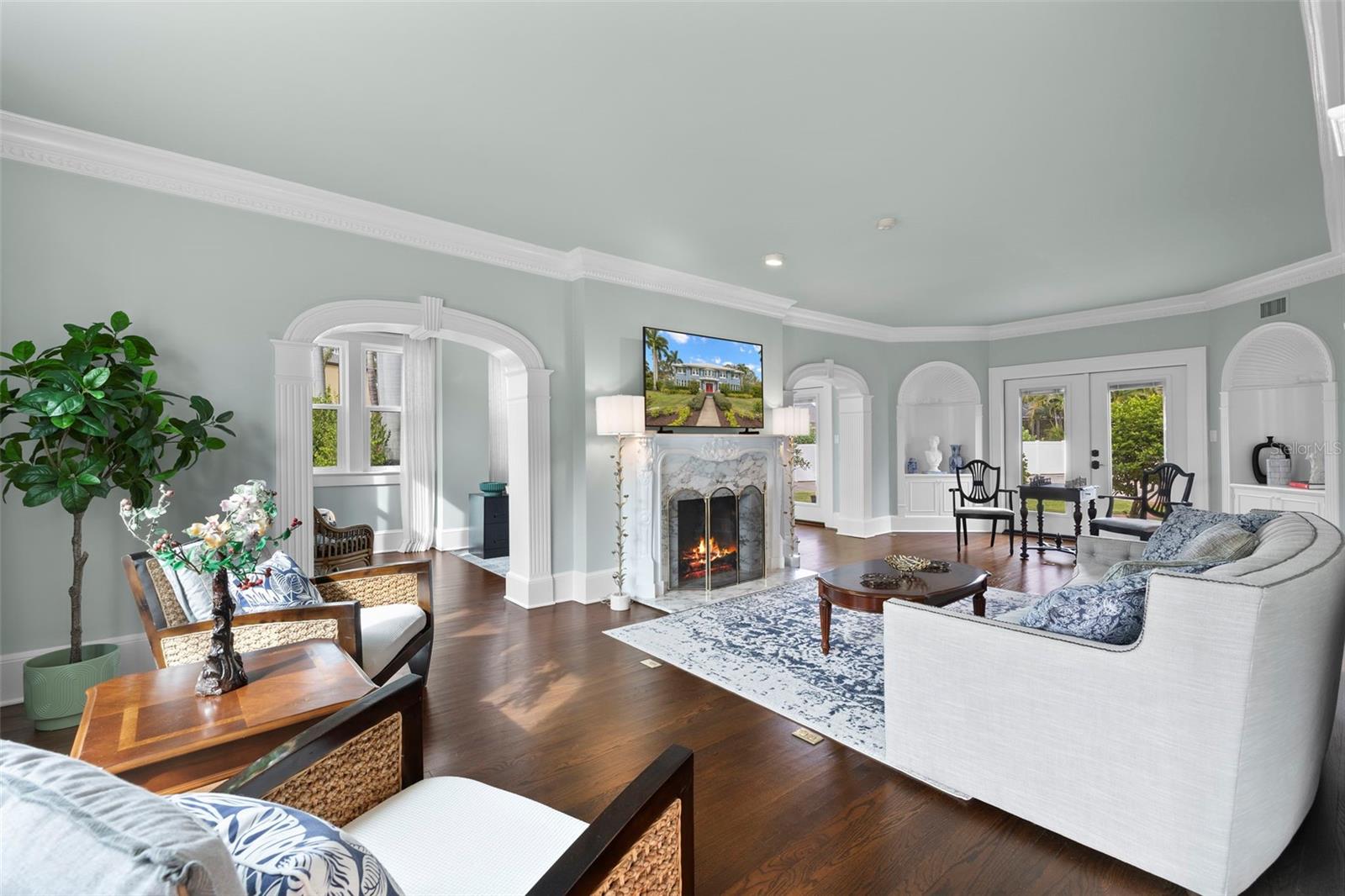 YORK MANOR - Residential