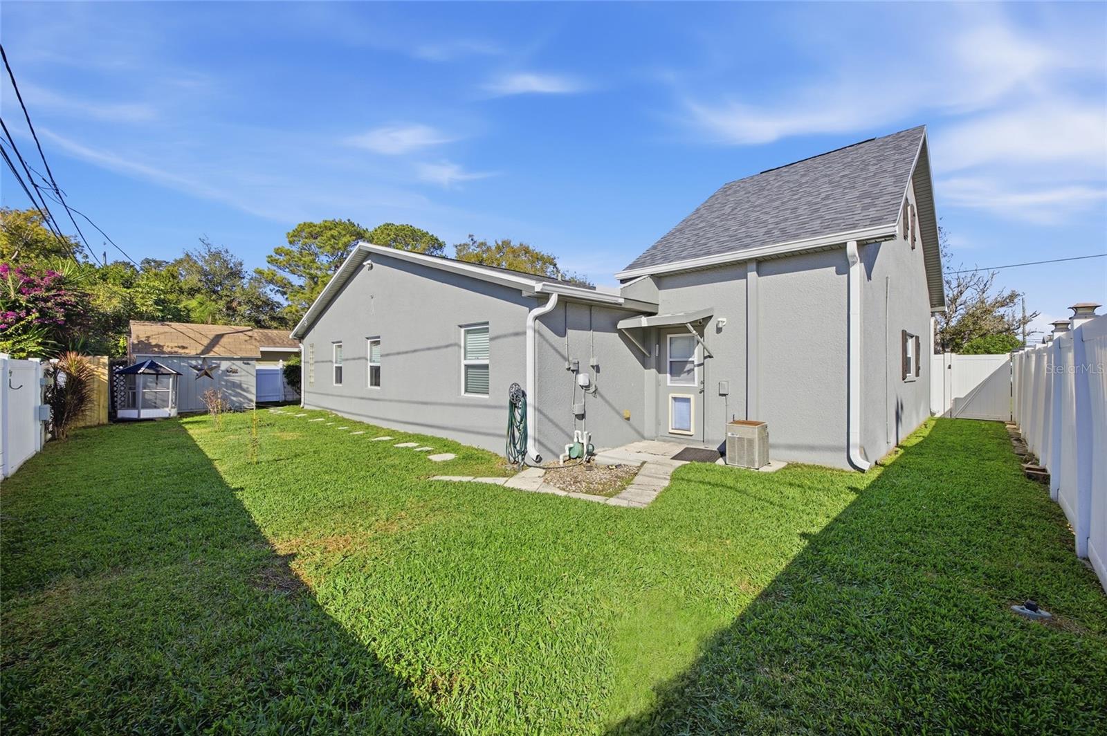 ROBERTSONS - Residential