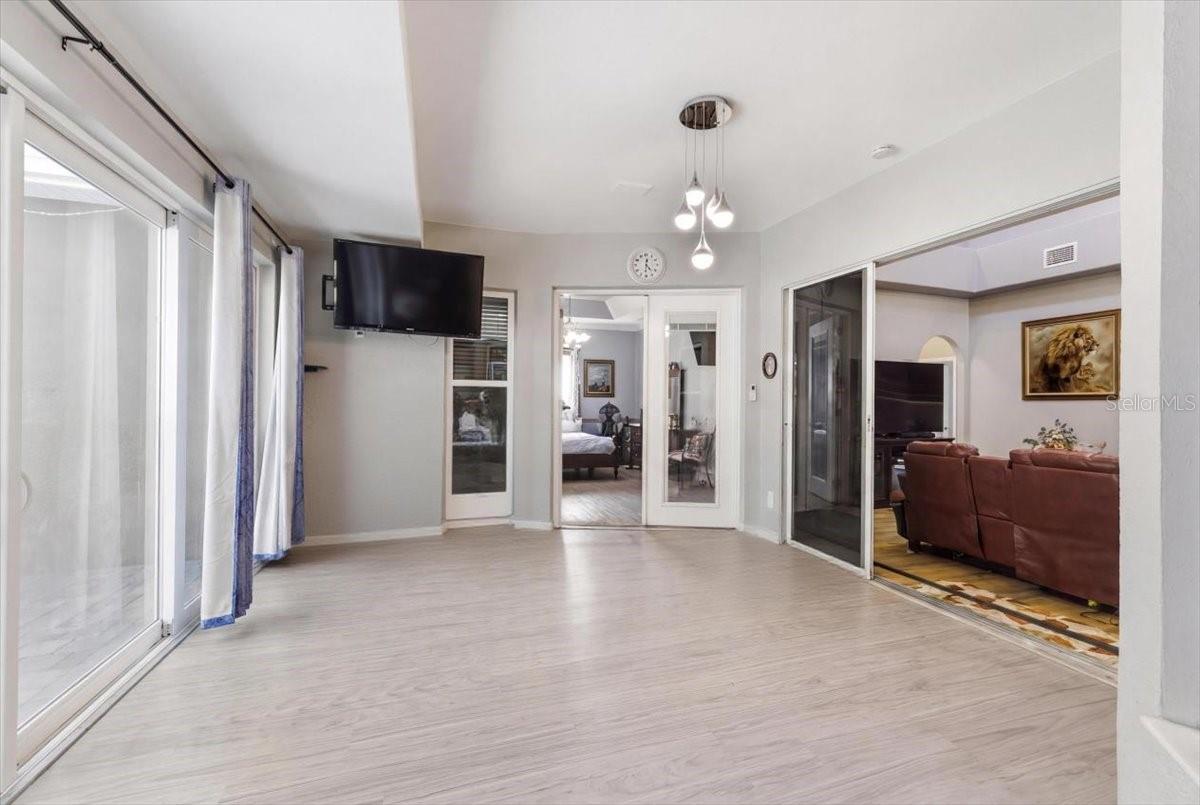 RIVERSIDE ESTATES - Residential