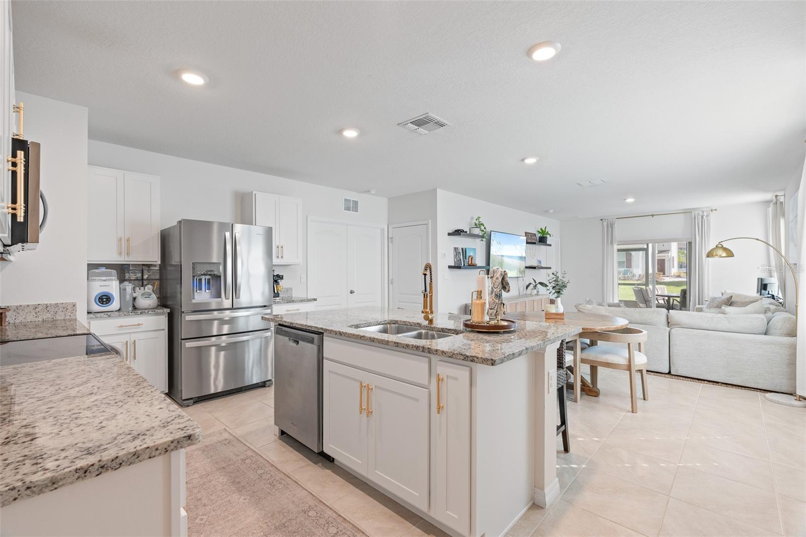 VENETIAN BAY - Residential