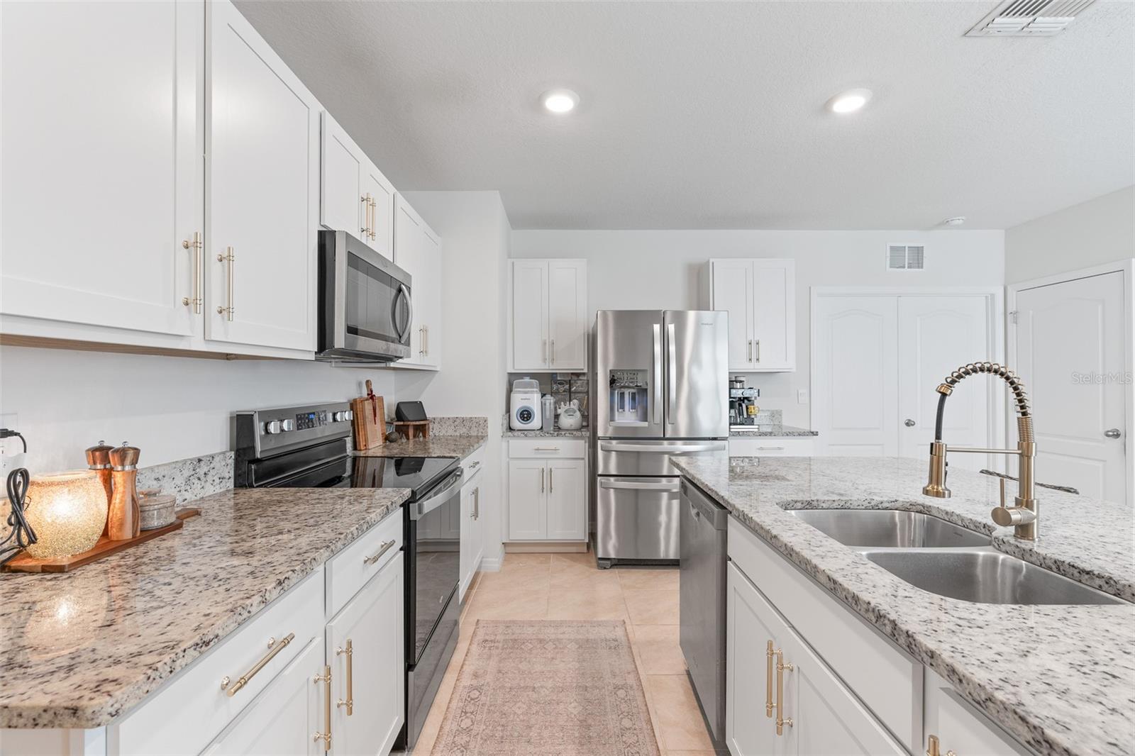 VENETIAN BAY - Residential