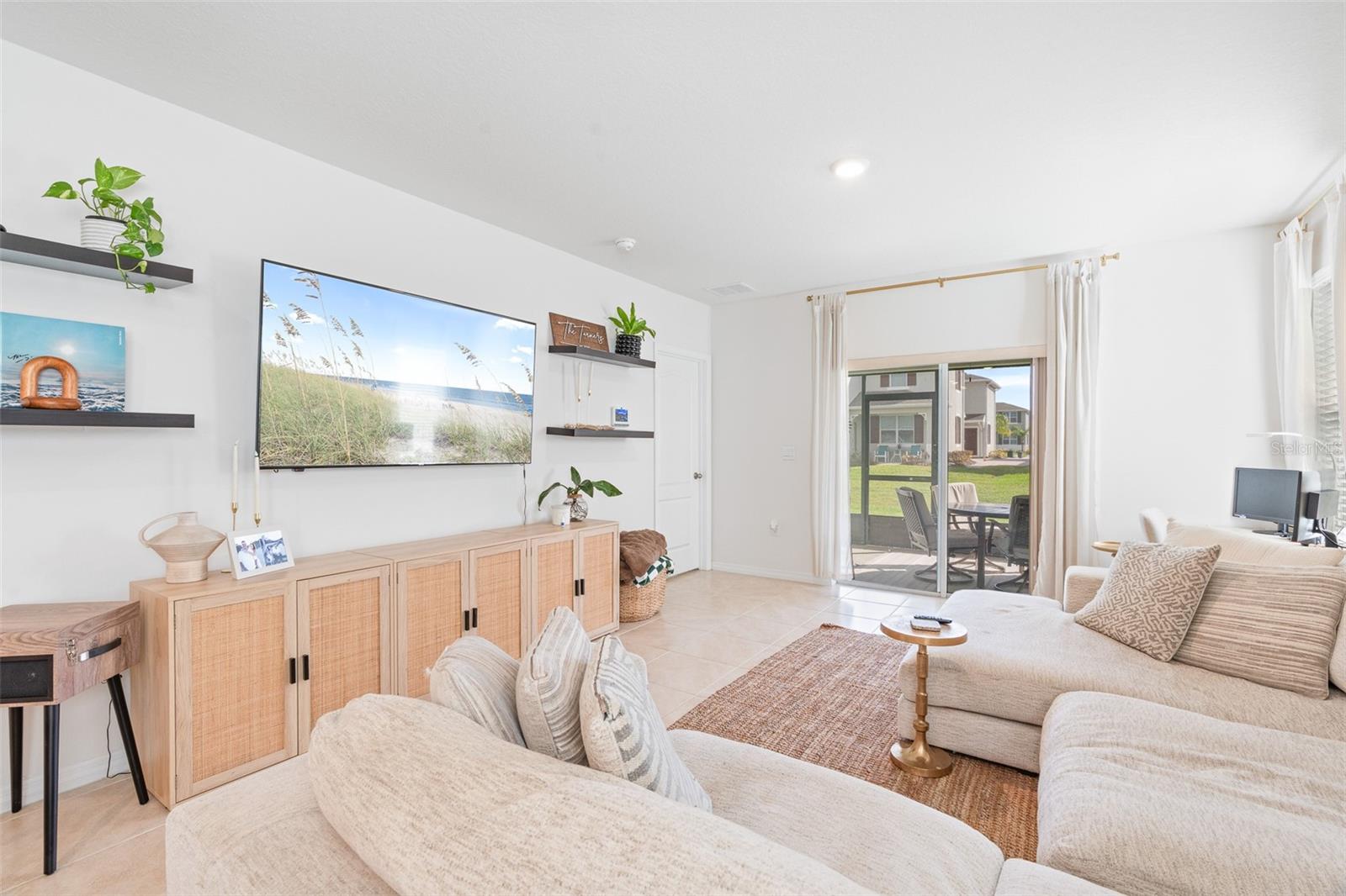 VENETIAN BAY - Residential