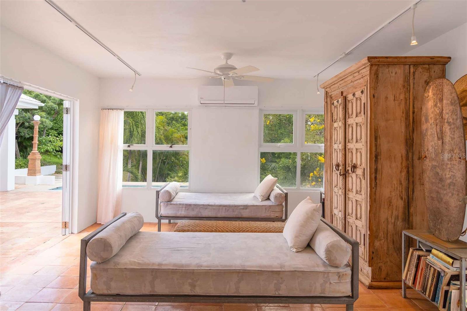 BRAVOS DE BOSTON - Residential