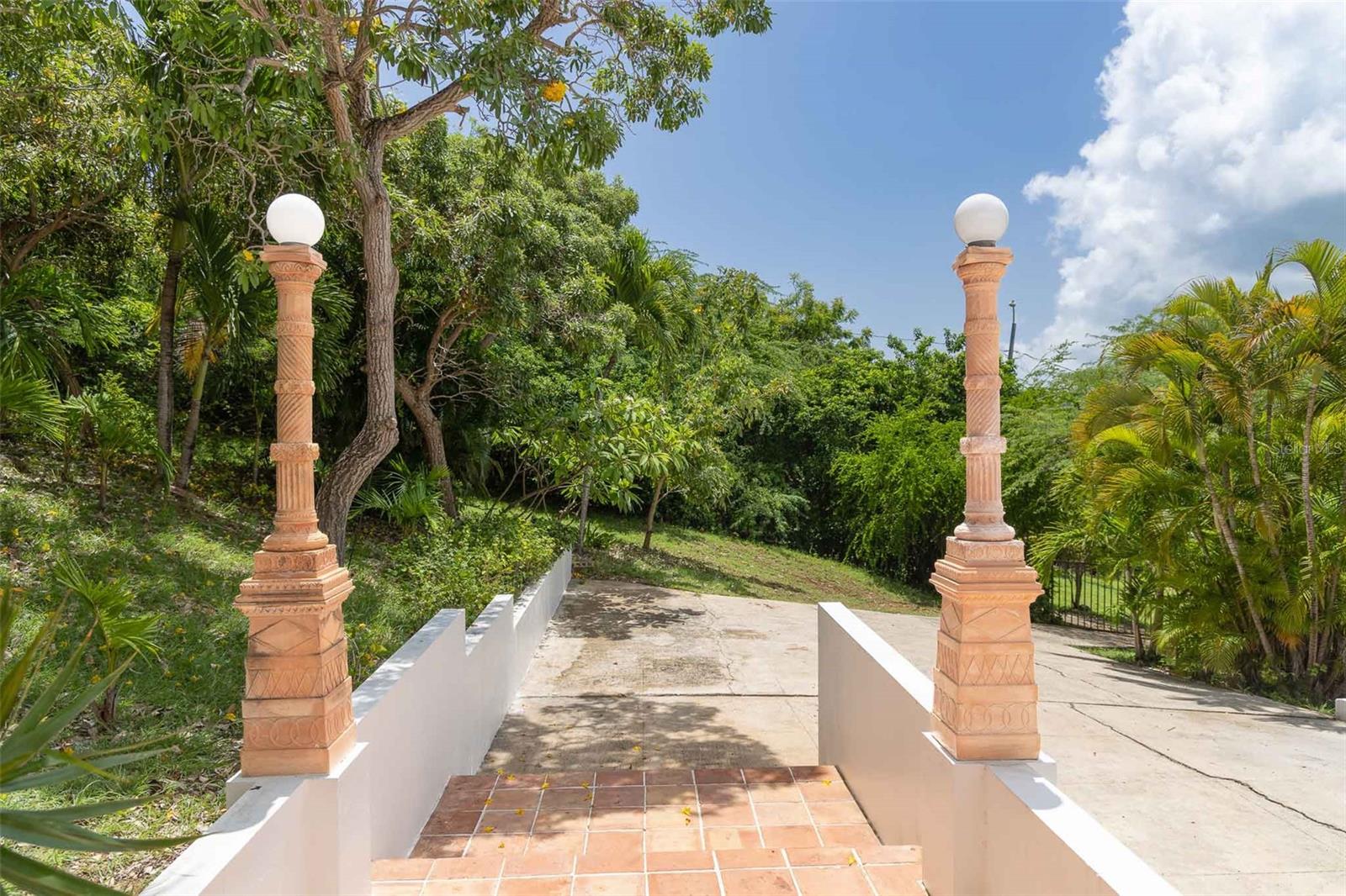 BRAVOS DE BOSTON - Residential