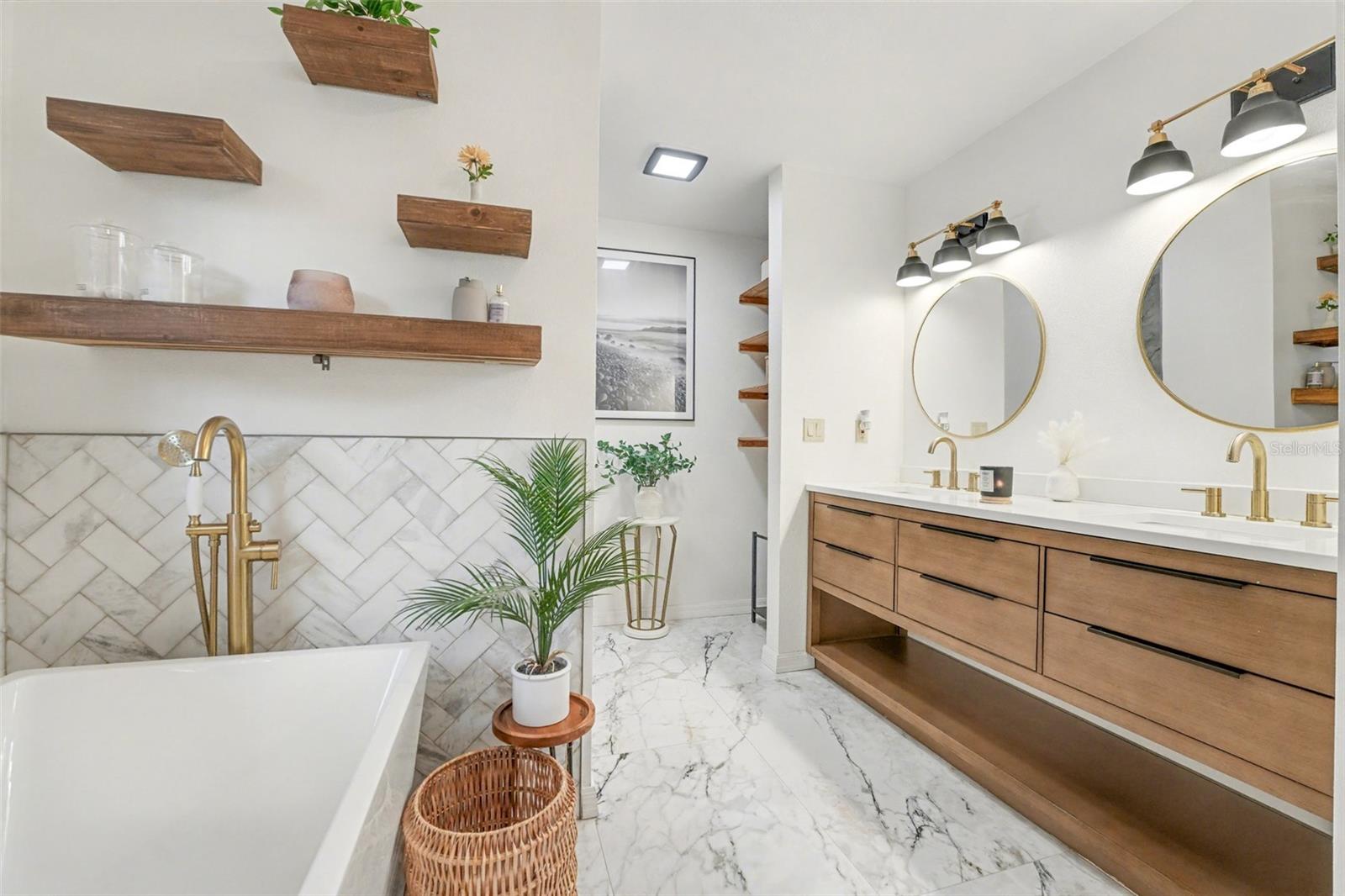 CATALOMA ACRES - Residential