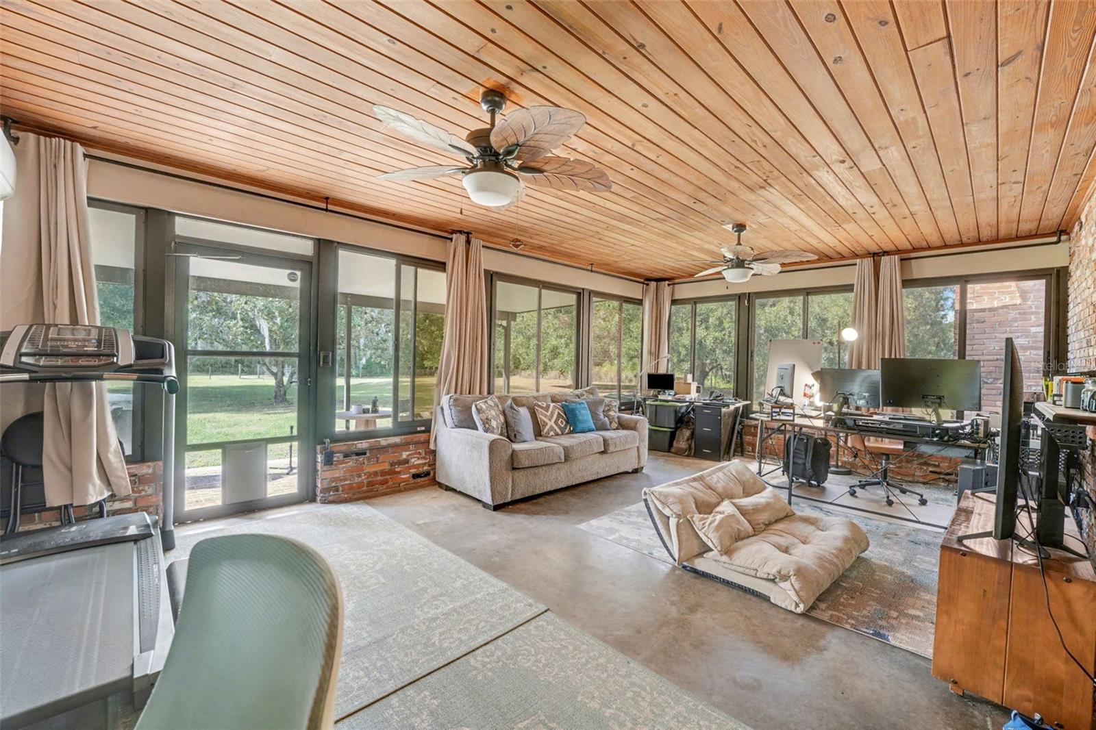 CATALOMA ACRES - Residential