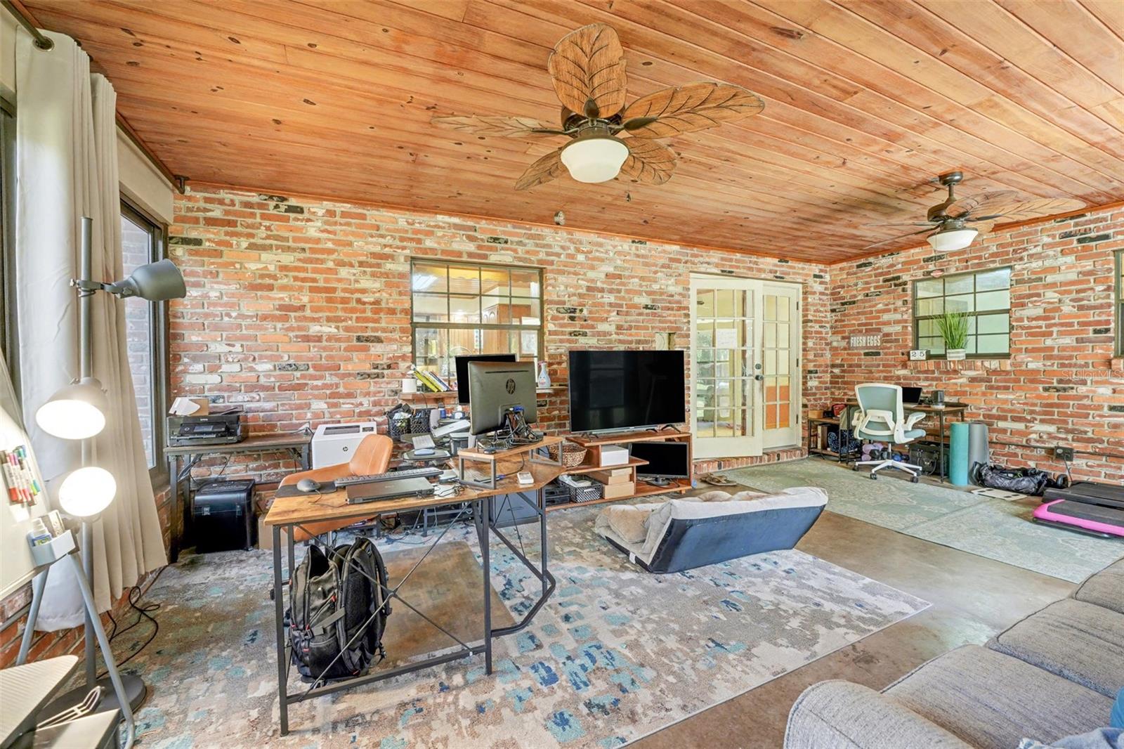 CATALOMA ACRES - Residential