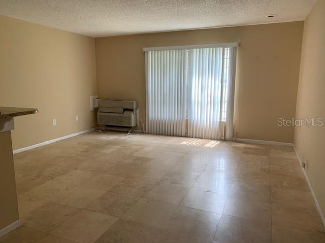 LUCERNE OAKS CONDO - Residential