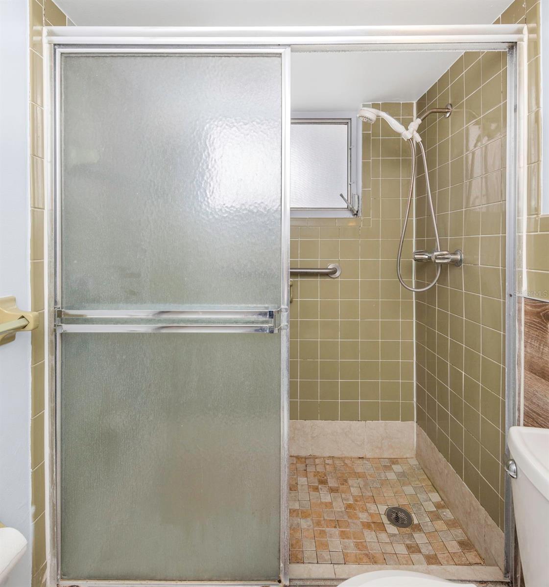 HOLIDAY GARDEN ESTATES - Residential