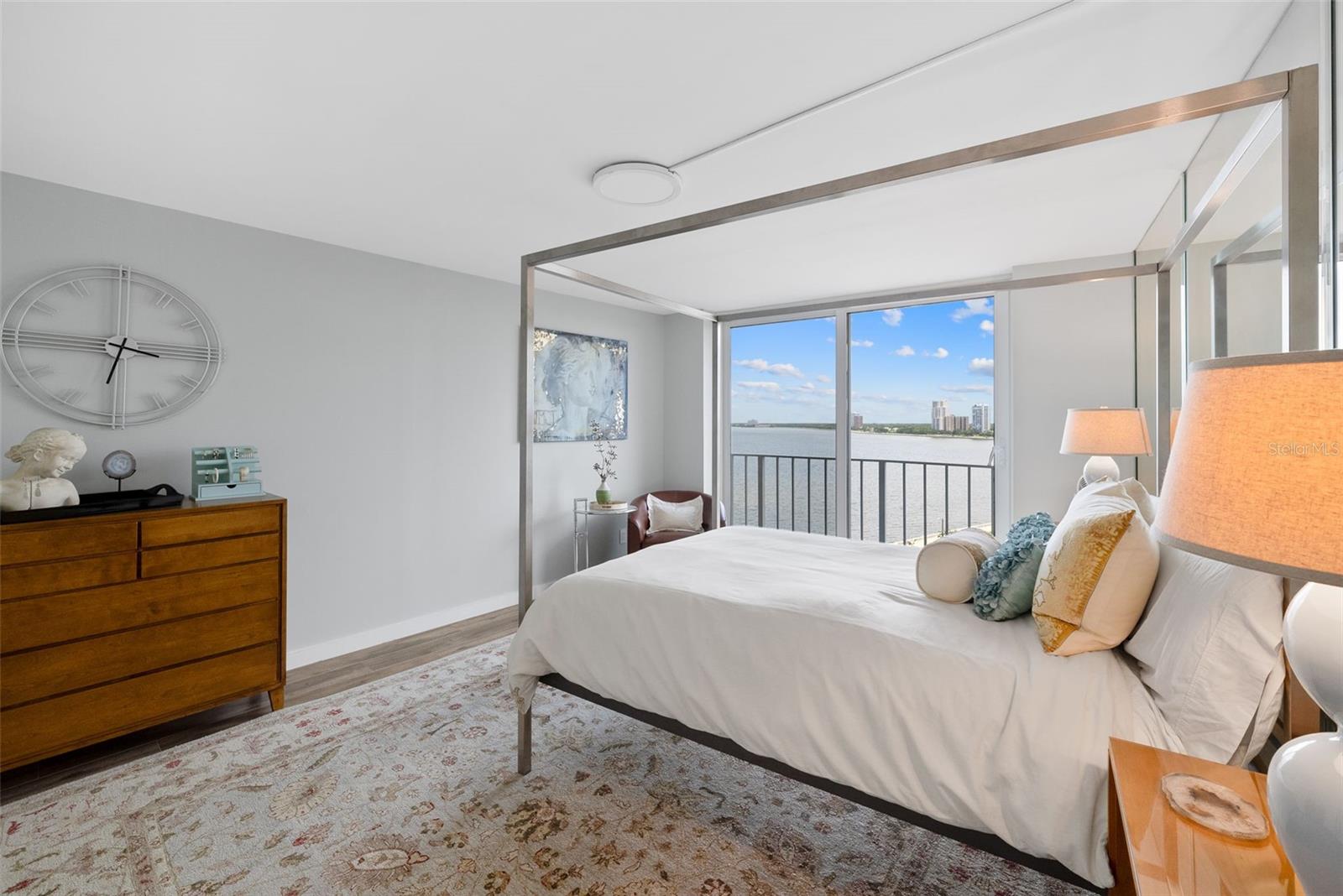 BAYSHORE DIPLOMAT A CONDOMINIU - Residential