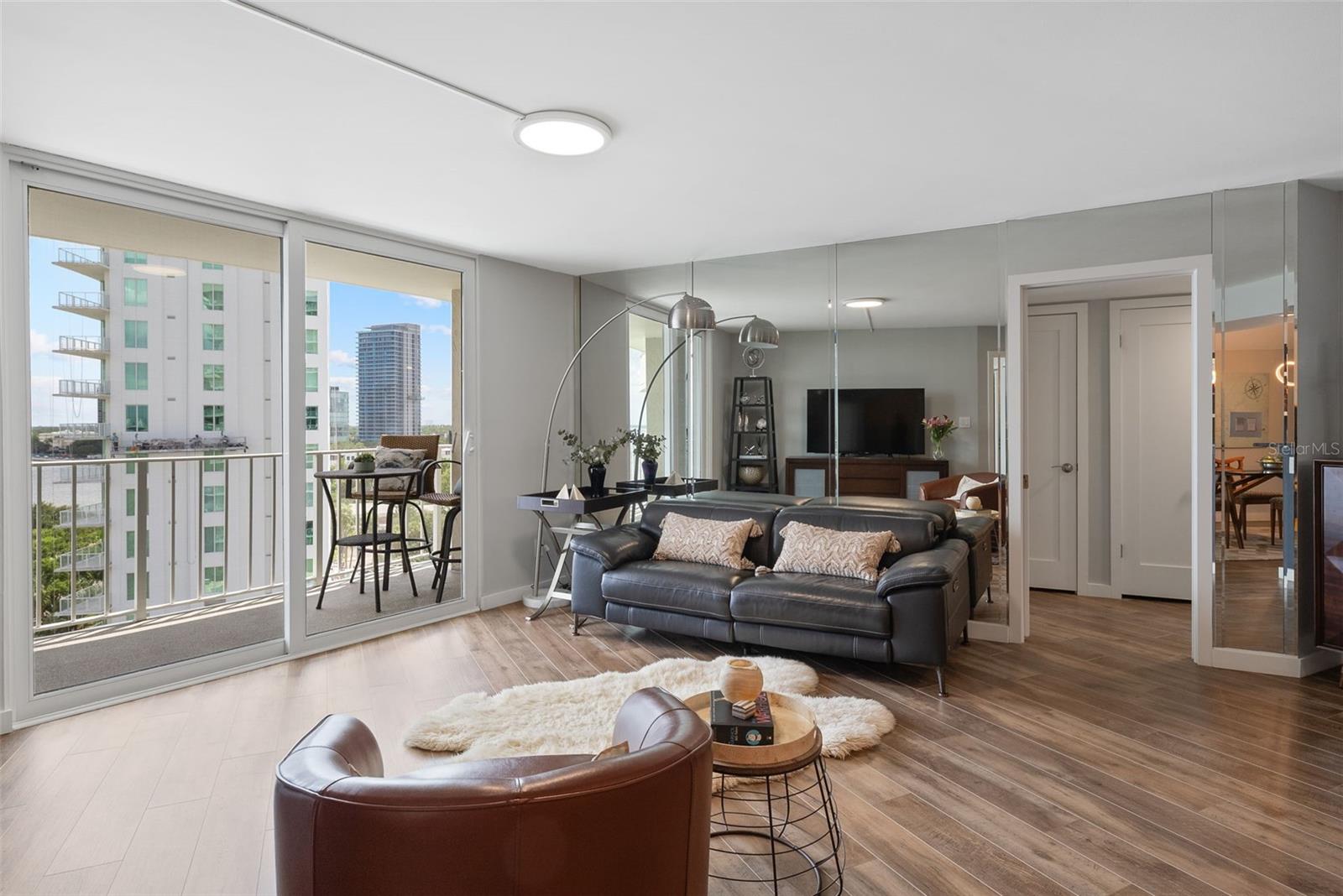 BAYSHORE DIPLOMAT A CONDOMINIU - Residential