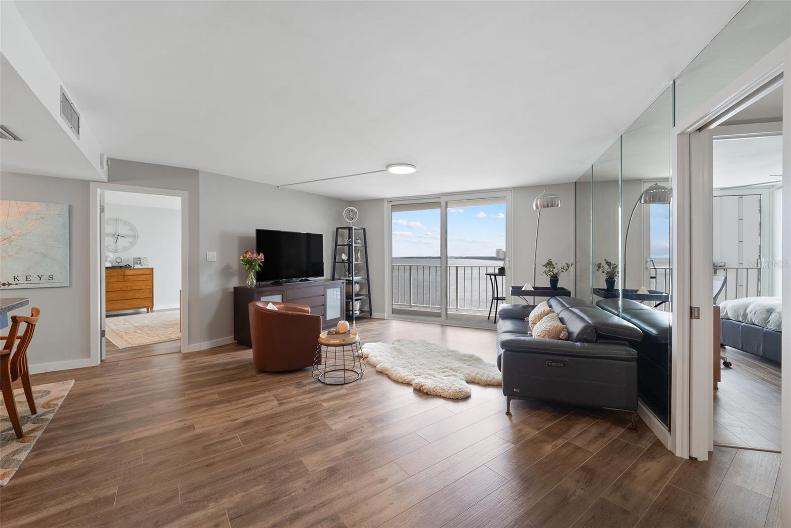 BAYSHORE DIPLOMAT A CONDOMINIU - Residential