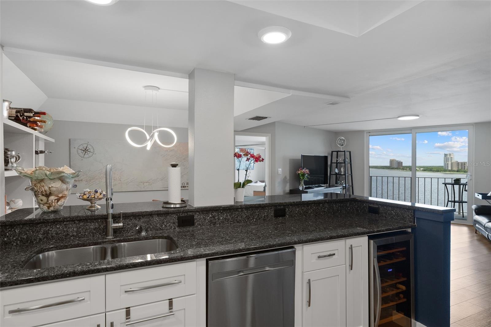 BAYSHORE DIPLOMAT A CONDOMINIU - Residential