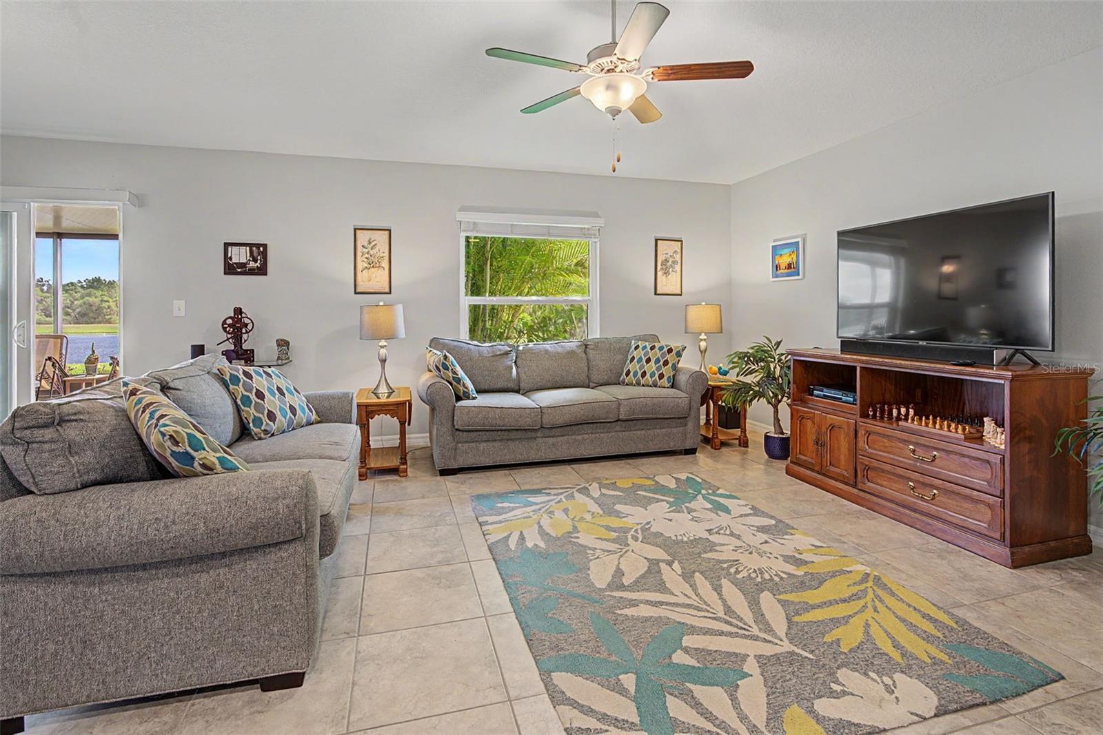 SUNSHINE VILLAGE PH 3A & - Residential